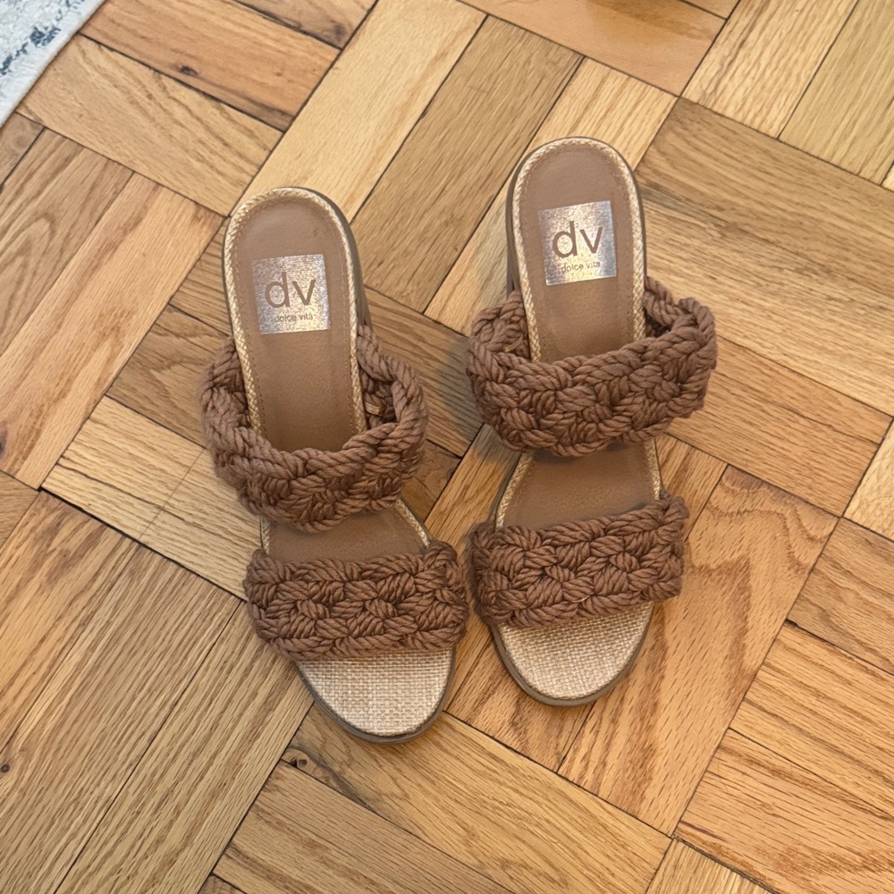 DV by Dolce Vita Women's Tan Braided Sandals